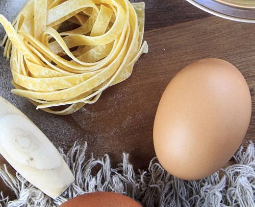 Отварное яйцо с сыром